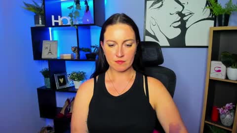 Snapshot of amanda_burn chatting on 04/29/26, 05:30 Amanda online show from 04/29/26, 05:30