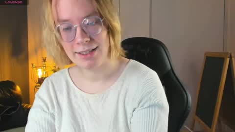 Snapshot of amanda_butlerr chatting on 10/30/25, 09:55 Hi im Amanda online show from 10/30/25, 09:55