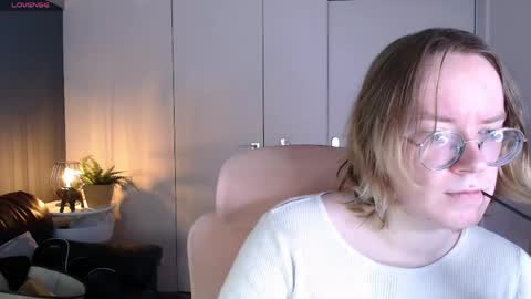 Snapshot of amanda_butlerr chatting on 05/08/26, 10:53 Hi im Amanda online show from 05/08/26, 10:53
