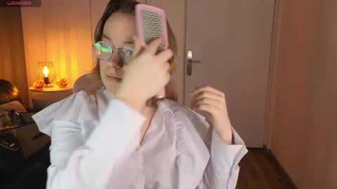 Snapshot of amanda_butlerr chatting on 05/23/26, 12:20 Hi im Amanda online show from 05/23/26, 12:20