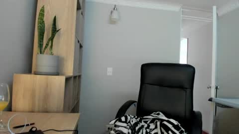 Snapshot of amanda_callum_ chatting on 05/26/26, 03:30 Katha online show from 05/26/26, 03:30