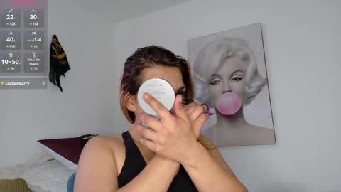 Snapshot of amanda_ferrer chatting on 07/16/26, 01:17 amanda_ferrer online show from 07/16/26, 01:17