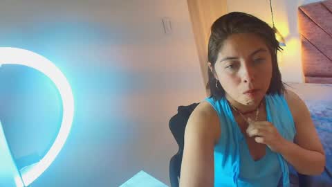 Snapshot of amanda_fox__ chatting on 04/13/26, 08:03 AMANDA FOX online show from 04/13/26, 08:03