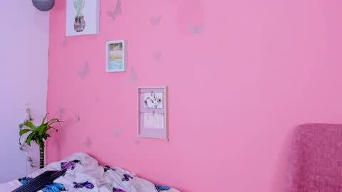 Thalia online show from 12/25/24, 01:53