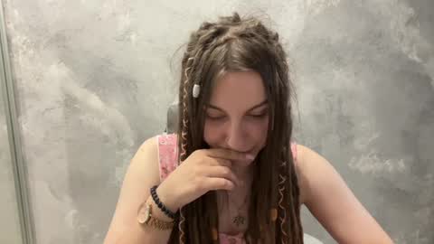 Snapshot of amanda_ss chatting on 03/20/26, 09:36 Amanda online show from 03/20/26, 09:36