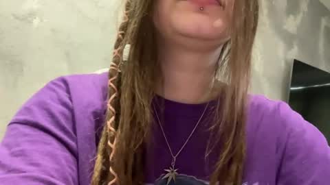 Snapshot of amanda_ss chatting on 04/04/26, 12:57 Amanda online show from 04/04/26, 12:57