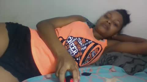 Snapshot of amandaaa25 chatting on 09/25/25, 06:44 amandaaa25 online show from 09/25/25, 06:44