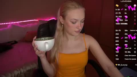 Snapshot of amandaafire chatting on 08/05/26, 08:33 Amanda online show from 08/05/26, 08:33