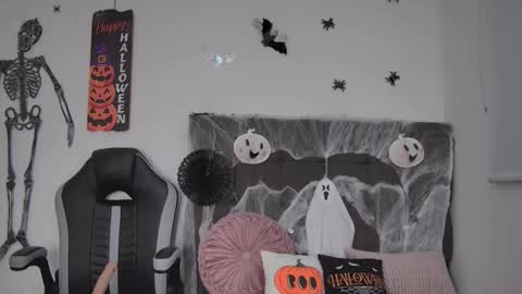 Amanda online show from 10/15/25, 02:11