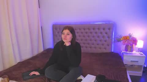 Snapshot of amandahoppe chatting on 05/03/26, 04:51 Amanda online show from 05/03/26, 04:51
