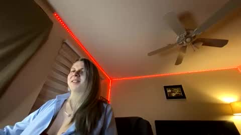 Snapshot of amandainbloom chatting on 04/16/26, 04:13 Amanda online show from 04/16/26, 04:13