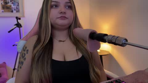 Snapshot of amandhaaa chatting on 03/07/26, 05:43 Amandha online show from 03/07/26, 05:43