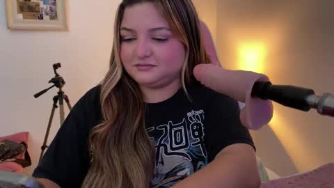 Snapshot of amandhaaa chatting on 03/12/26, 03:40 Amandha online show from 03/12/26, 03:40