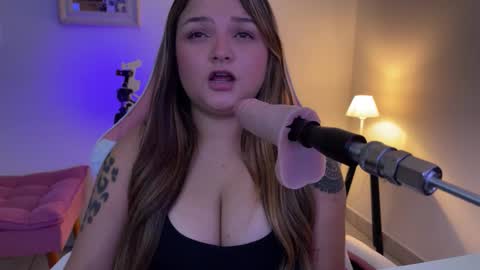 Snapshot of amandhaaa chatting on 03/20/26, 04:56 Amandha online show from 03/20/26, 04:56