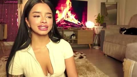 Snapshot of amapola_666 chatting on 04/20/26, 12:24 Ama online show from 04/20/26, 12:24