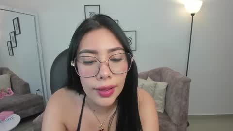 Snapshot of amara_foxx chatting on 07/06/26, 06:43 amara foxx online show from 07/06/26, 06:43