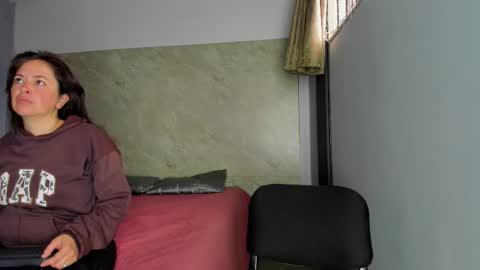 Snapshot of amara_luxe chatting on 11/27/25, 11:56 amara_luxe online show from 11/27/25, 11:56