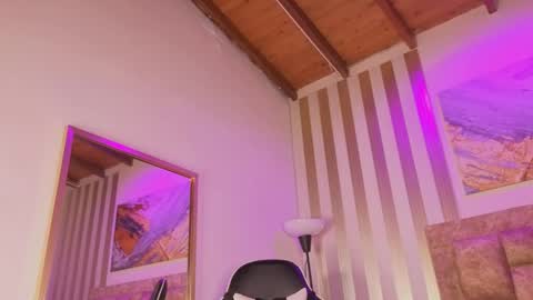 Snapshot of amara_queen_ chatting on 05/29/26, 12:03 Amara online show from 05/29/26, 12:03