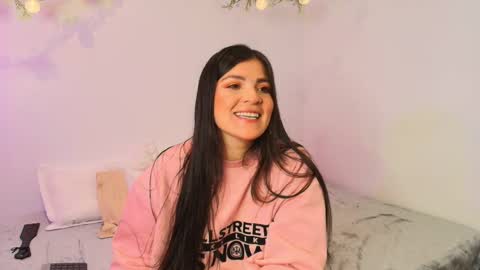 Amara Vega  online show from 12/15/25, 07:56