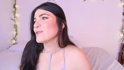 Amara Vega  online show from 04/27/26, 04:16