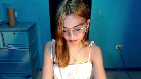 Snapshot of amarabellax chatting on 04/20/26, 01:41 BELLA online show from 04/20/26, 01:41