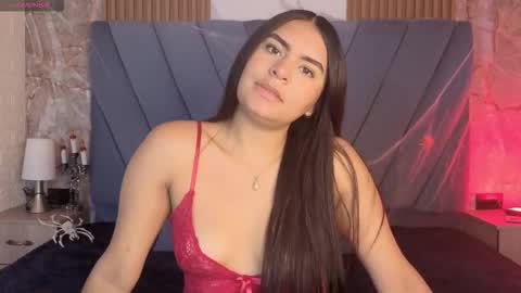 amarahanks_ online show from 10/26/25, 11:49