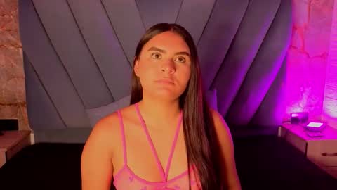 amarahanks_ online show from 11/06/25, 11:44