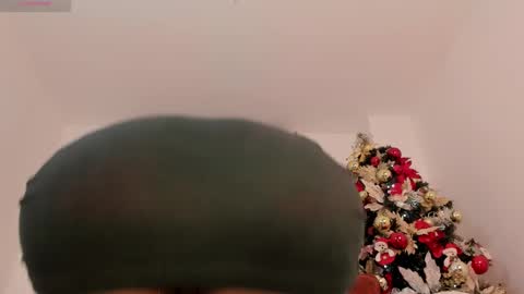 Snapshot of amaraht_ chatting on 12/22/24, 05:23 Amara online show from 12/22/24, 05:23