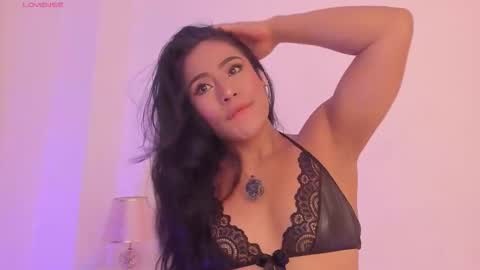 Snapshot of amaraht_ chatting on 11/03/25, 04:25 Amara online show from 11/03/25, 04:25