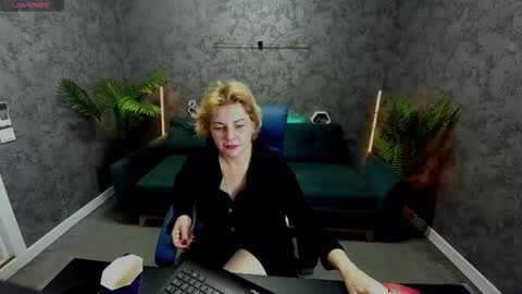 Sofia online show from 11/19/25, 08:31