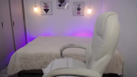 Snapshot of amarantha_ross chatting on 12/18/24, 02:17 Amarantha online show from 12/18/24, 02:17