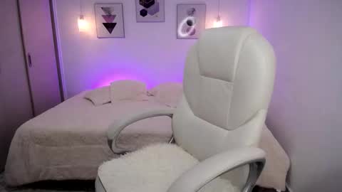 Snapshot of amarantha_ross chatting on 10/23/25, 10:36 Amarantha online show from 10/23/25, 10:36