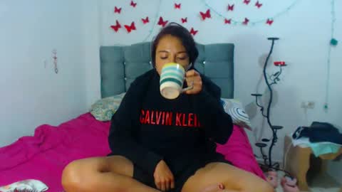 Amara Julia online show from 03/12/25, 05:57