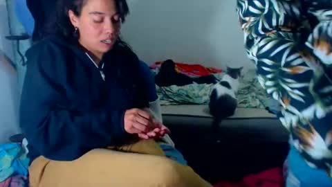 Amara Julia online show from 12/17/25, 01:11