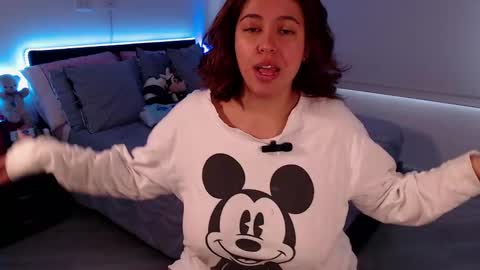 Snapshot of amarat_jolie chatting on 01/23/25, 04:15 Mila online show from 01/23/25, 04:15