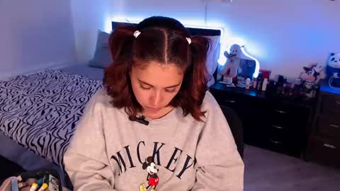 Snapshot of amarat_jolie chatting on 01/30/25, 05:39 Mila online show from 01/30/25, 05:39