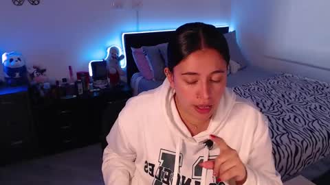 Snapshot of amarat_jolie chatting on 02/11/25, 08:10 Mila online show from 02/11/25, 08:10