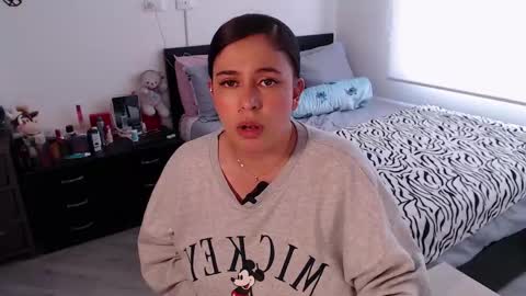 Snapshot of amarat_jolie chatting on 02/12/25, 07:24 Mila online show from 02/12/25, 07:24