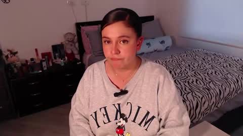 Snapshot of amarat_jolie chatting on 02/12/25, 10:26 Mila online show from 02/12/25, 10:26