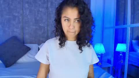 Snapshot of amarettho chatting on 06/09/26, 11:33 Emily online show from 06/09/26, 11:33