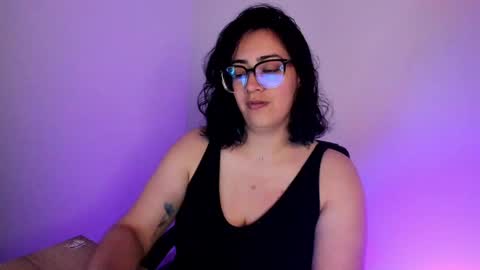 Snapshot of amaryllis_vizcaya chatting on 12/13/24, 03:16 Katt online show from 12/13/24, 03:16