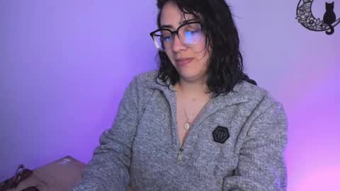 Snapshot of amaryllis_vizcaya chatting on 12/31/24, 01:47 Katt online show from 12/31/24, 01:47