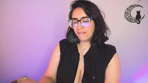 Snapshot of amaryllis_vizcaya chatting on 01/11/25, 02:52 Katt online show from 01/11/25, 02:52