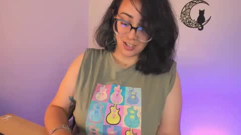 Snapshot of amaryllis_vizcaya chatting on 01/21/25, 12:04 Katt online show from 01/21/25, 12:04