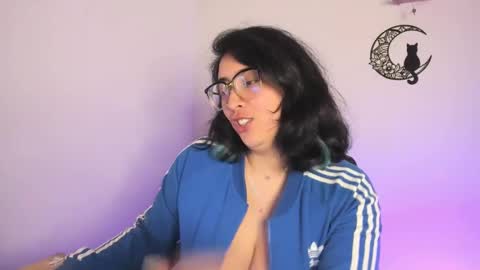 Snapshot of amaryllis_vizcaya chatting on 01/27/25, 02:10 Katt online show from 01/27/25, 02:10