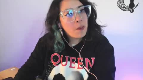 Snapshot of amaryllis_vizcaya chatting on 02/01/25, 11:48 Katt online show from 02/01/25, 11:48