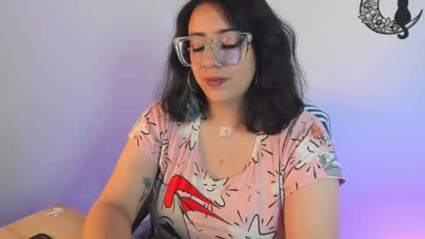 Snapshot of amaryllis_vizcaya chatting on 02/02/25, 02:48 Katt online show from 02/02/25, 02:48