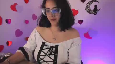 Snapshot of amaryllis_vizcaya chatting on 02/17/25, 11:31 Katt online show from 02/17/25, 11:31