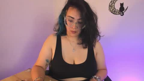 Snapshot of amaryllis_vizcaya chatting on 02/21/25, 11:54 Katt online show from 02/21/25, 11:54