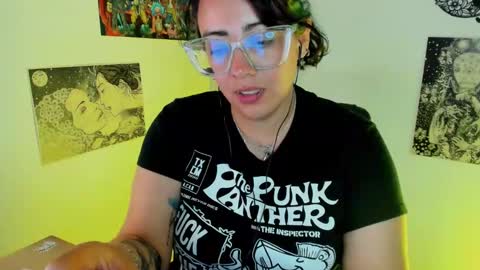 Snapshot of amaryllis_vizcaya chatting on 09/20/25, 10:33 Katt online show from 09/20/25, 10:33